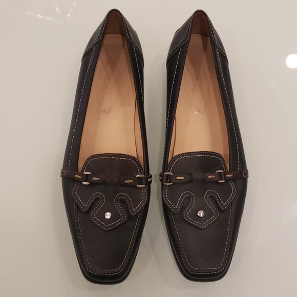 Men LOOKS BRAND NEW black leather Tod\'s loafers